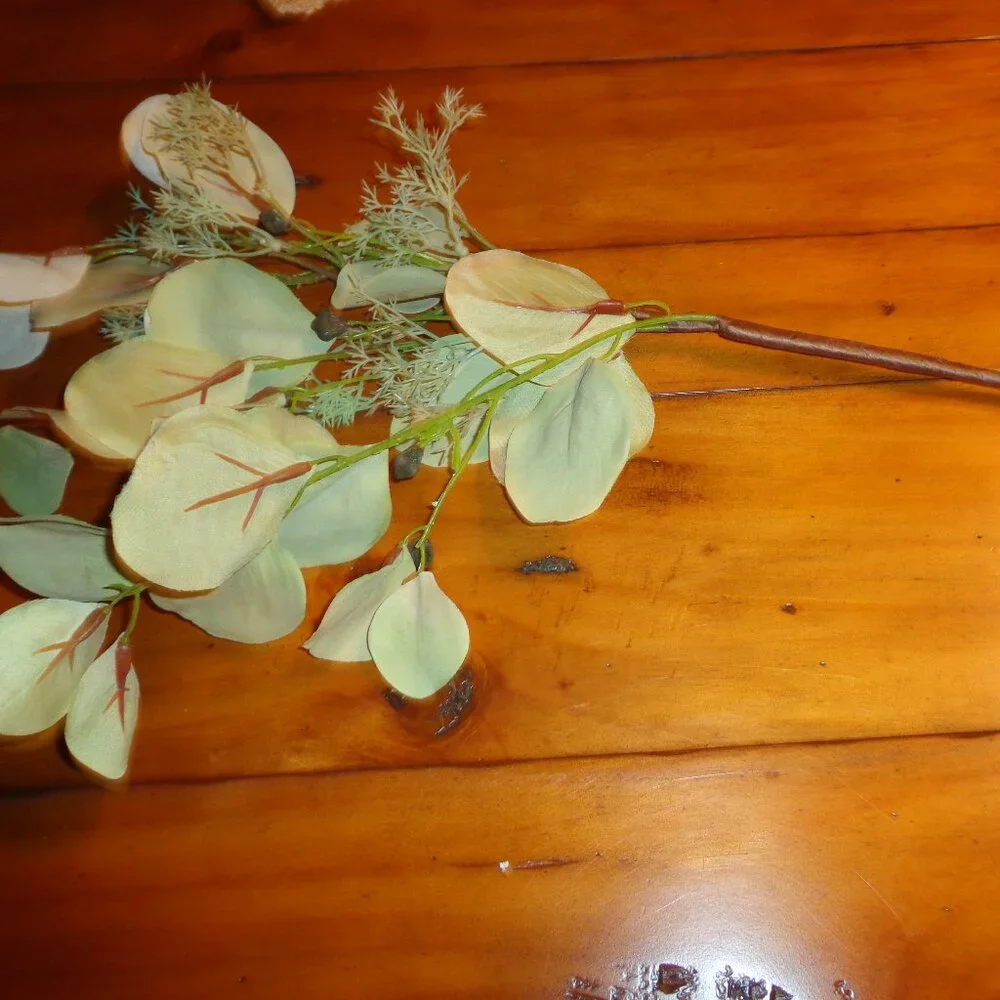 NWOT Faux Eucalyptus Spray 27